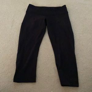 Lululemon Black Tight Cropped Size 6